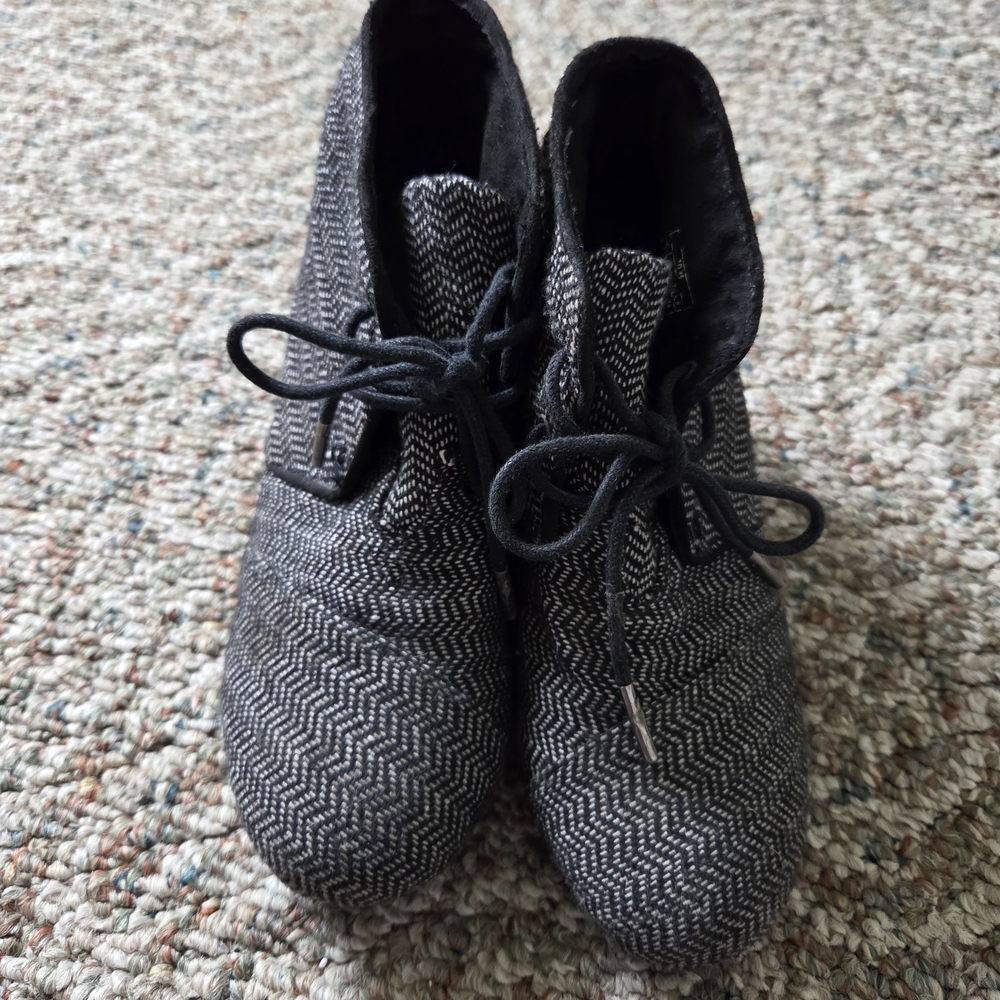 Toms Black and Gray Herringbone Ankle Boots